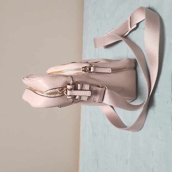 Michael Kors Jet Set Travel Medium Pink Crossbody Bag - Picture 7 of 13